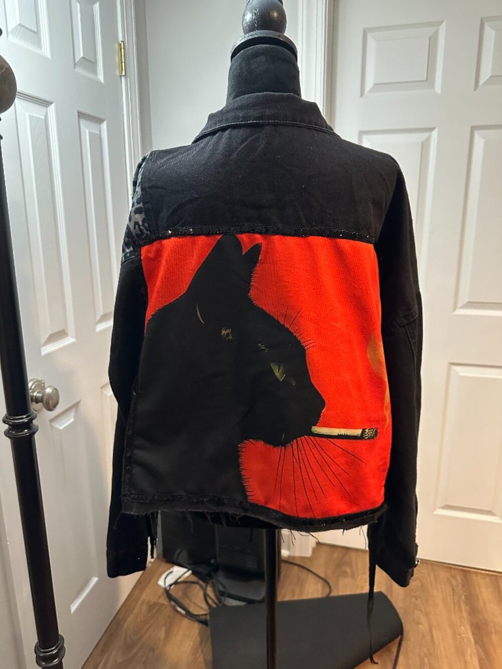Cat Lovers Jacket. Black Leopard Print Denim Jean Jacket with Smoking Cat (XL)